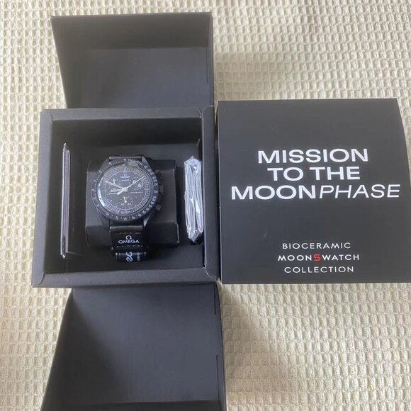 🆕Swatch x Omega Moonswatch Mission To Moonphase Snoopy - Picture 4 of 5